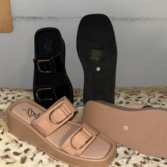 Elegant Black and Tan Women's Sandals - Picture 3 of 3